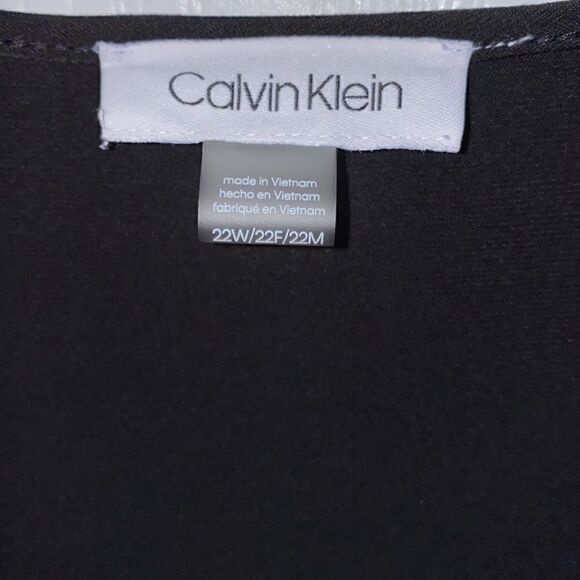 Calvin Klein Plus Size V-Neck Long Sleeve Jumpsuit - Picture 9 of 13